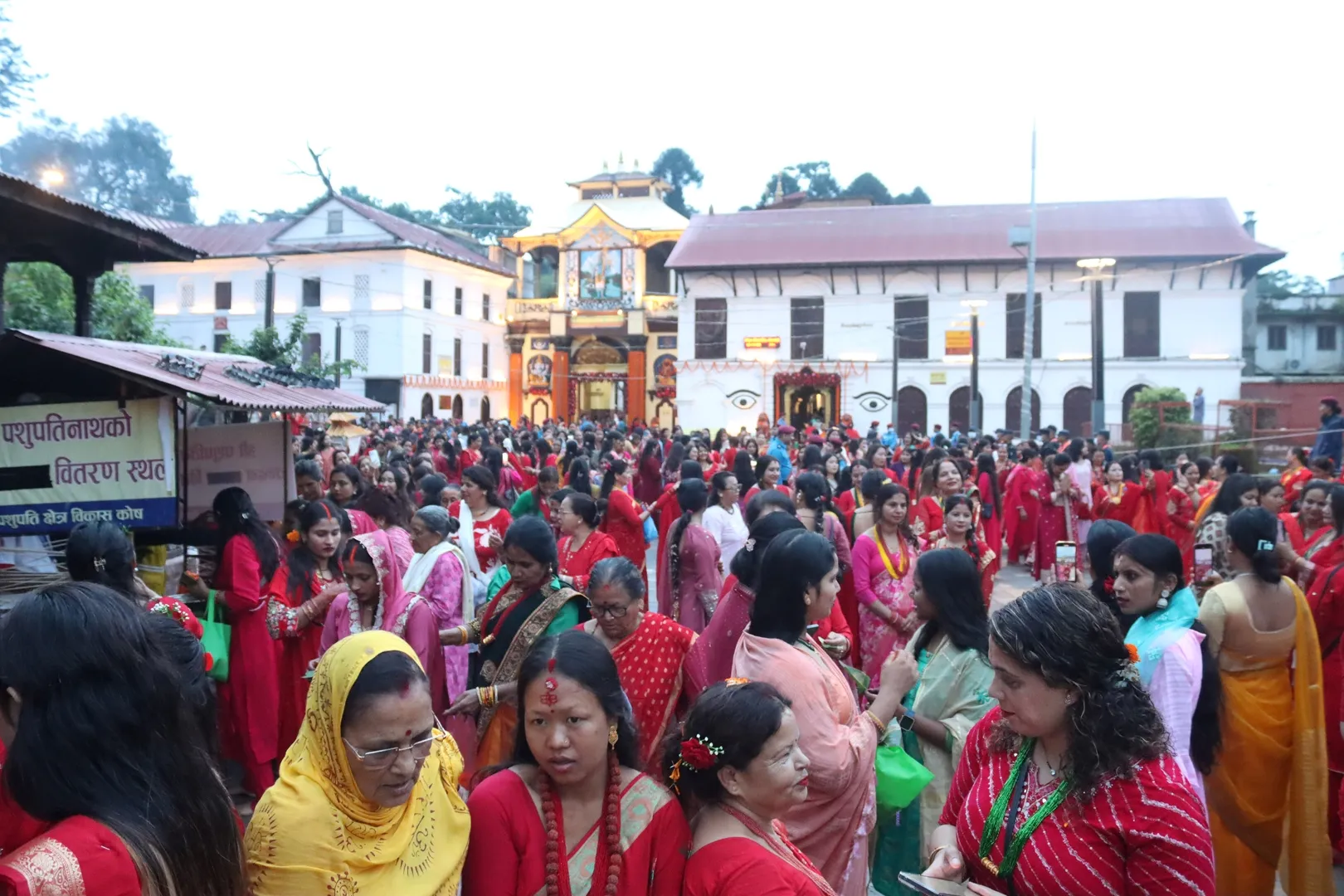 भाद्र शुक्ल तृतीया : विधिपूर्वक तीज व्रत लिइँदै